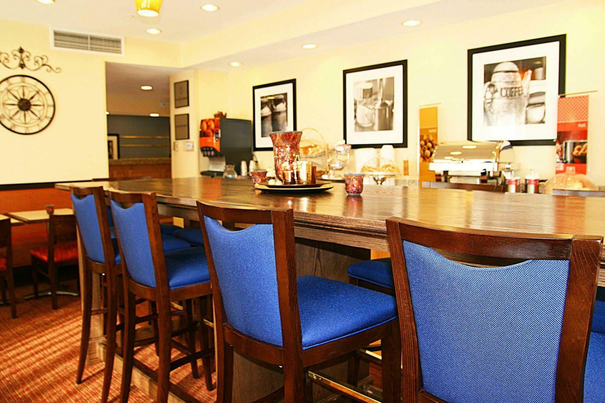 Hampton Inn Zanesville Ristorante foto
